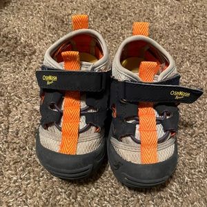 Toddler Boy’s Oshkosh closed toe sandals